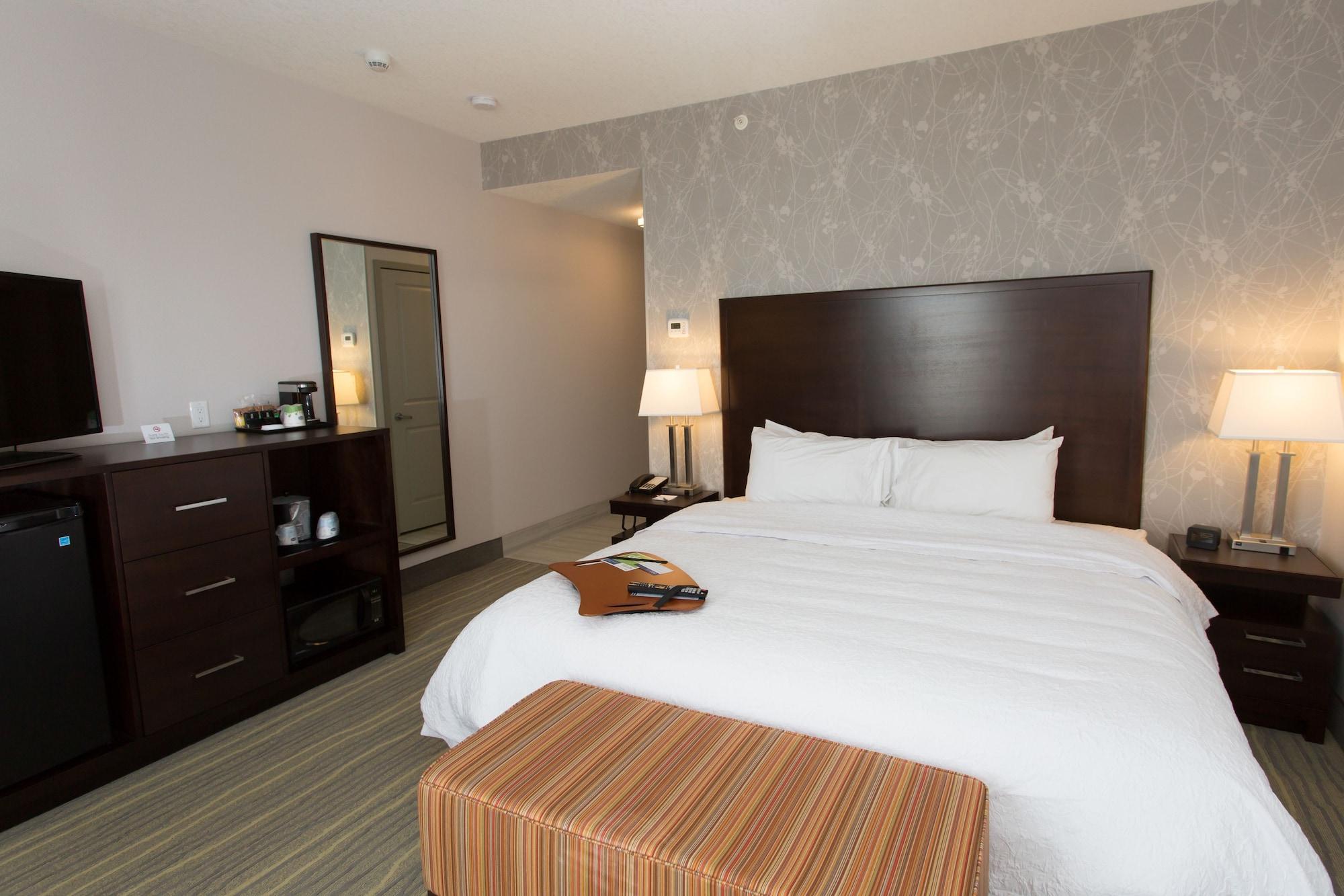 Hampton Inn By Hilton Lloydminster Extérieur photo