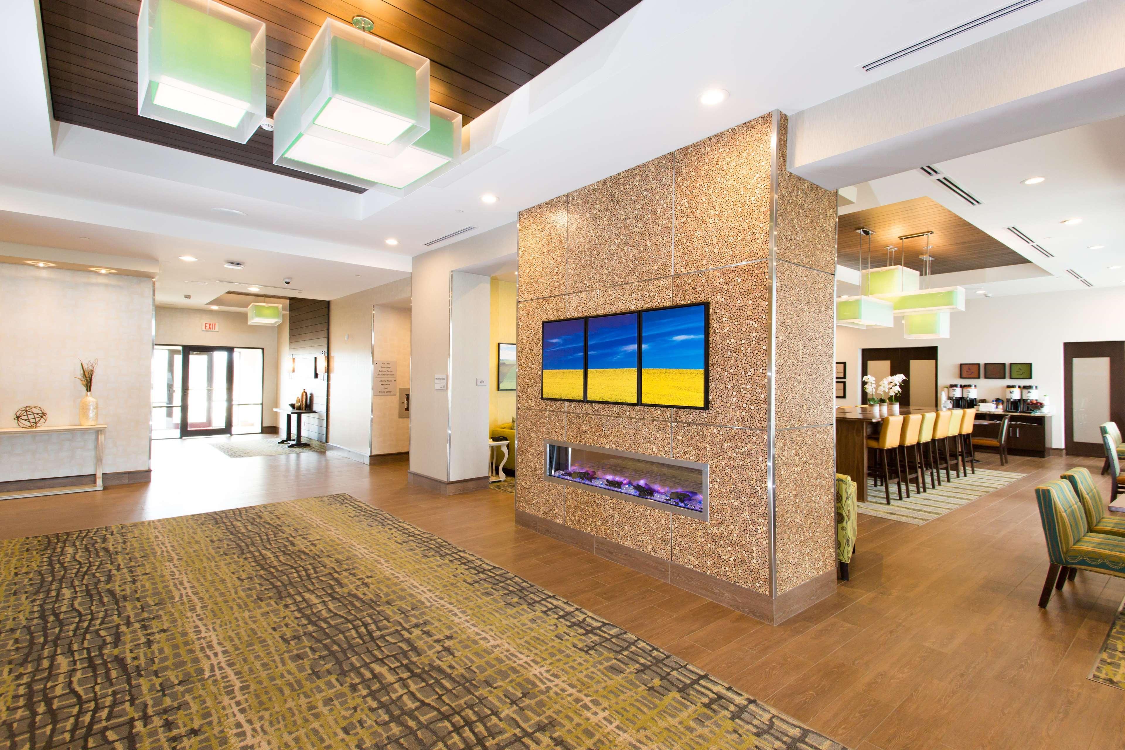 Hampton Inn By Hilton Lloydminster Extérieur photo