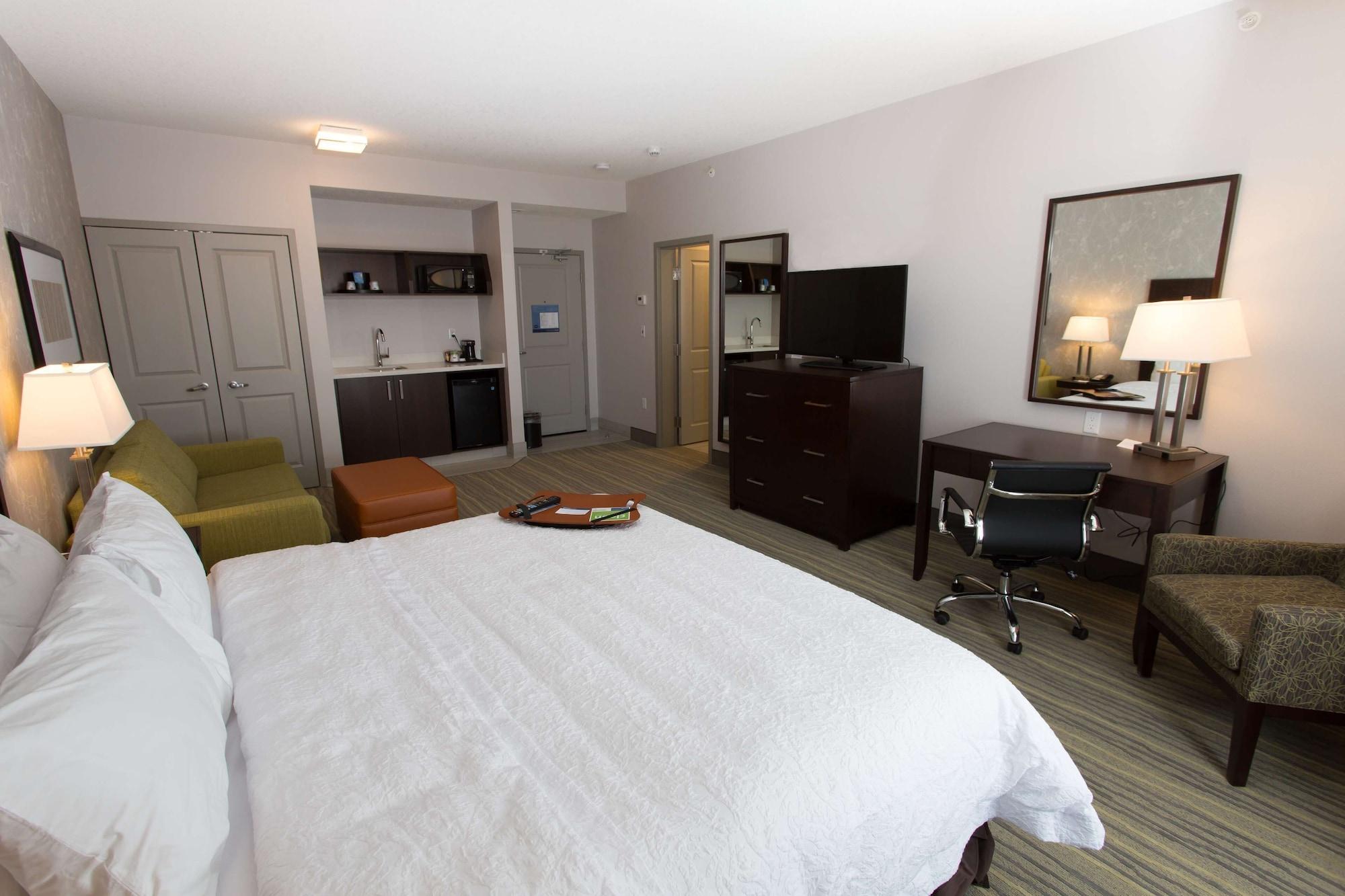 Hampton Inn By Hilton Lloydminster Extérieur photo