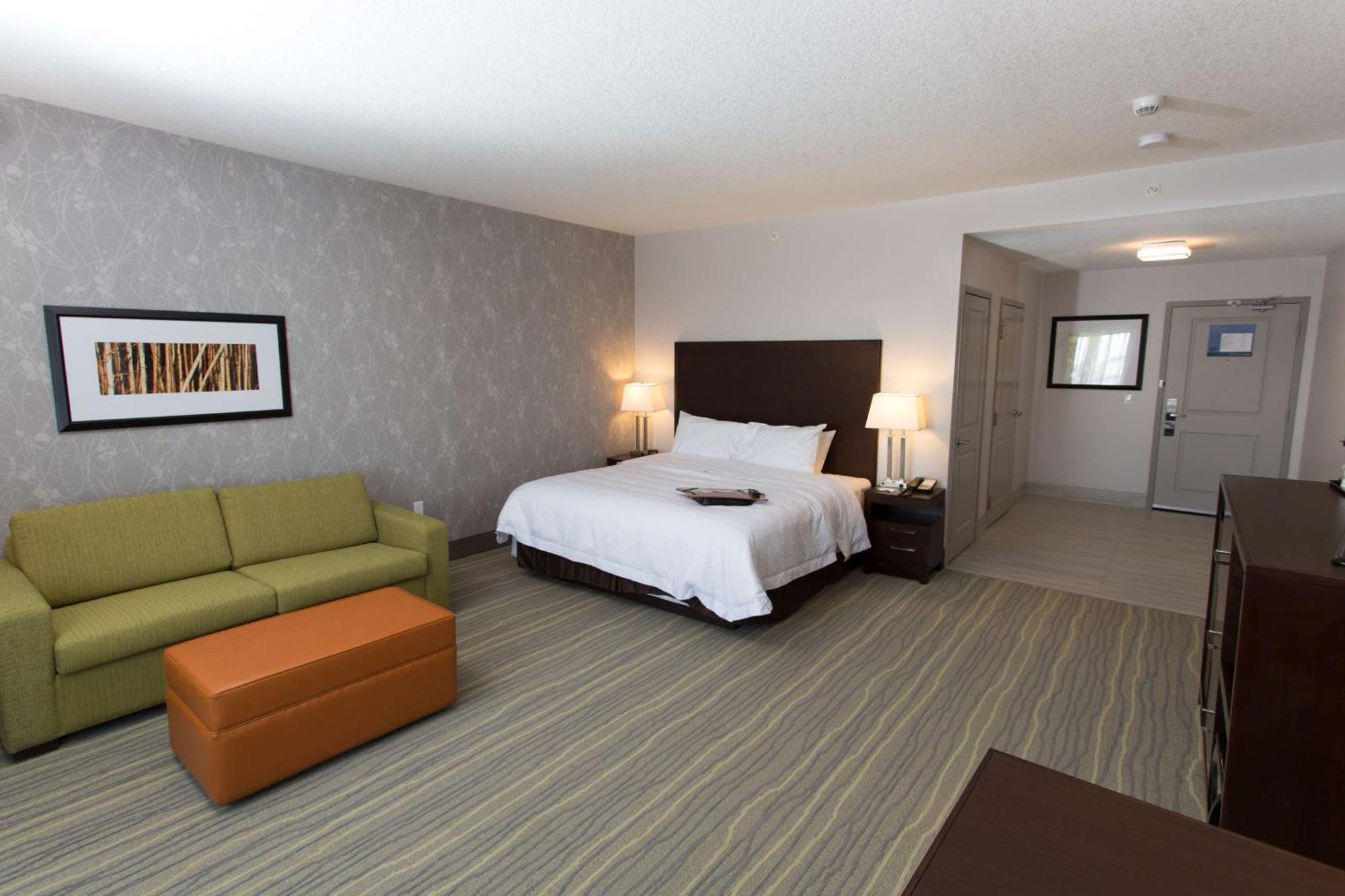 Hampton Inn By Hilton Lloydminster Extérieur photo