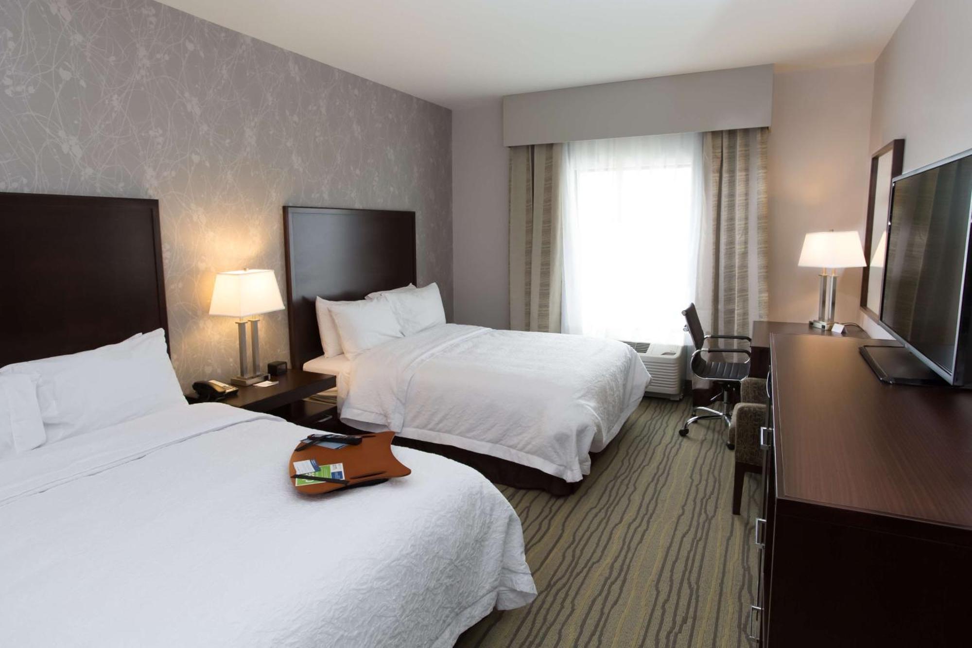 Hampton Inn By Hilton Lloydminster Extérieur photo