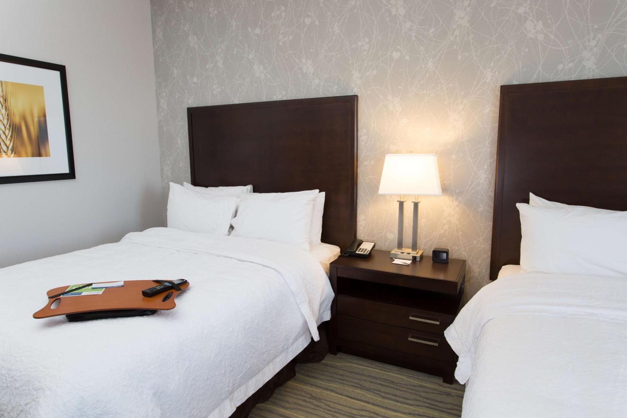 Hampton Inn By Hilton Lloydminster Extérieur photo