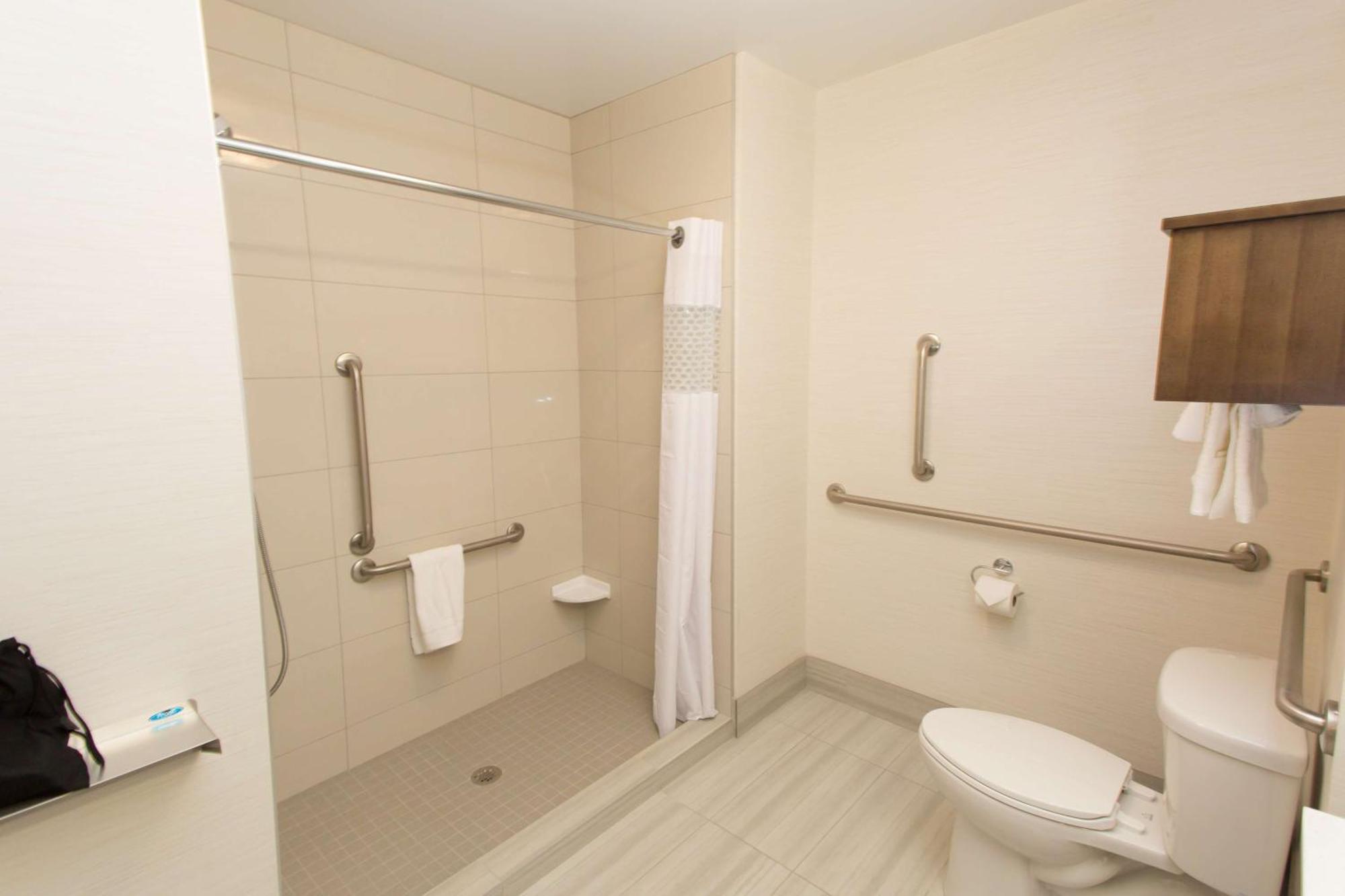 Hampton Inn By Hilton Lloydminster Extérieur photo