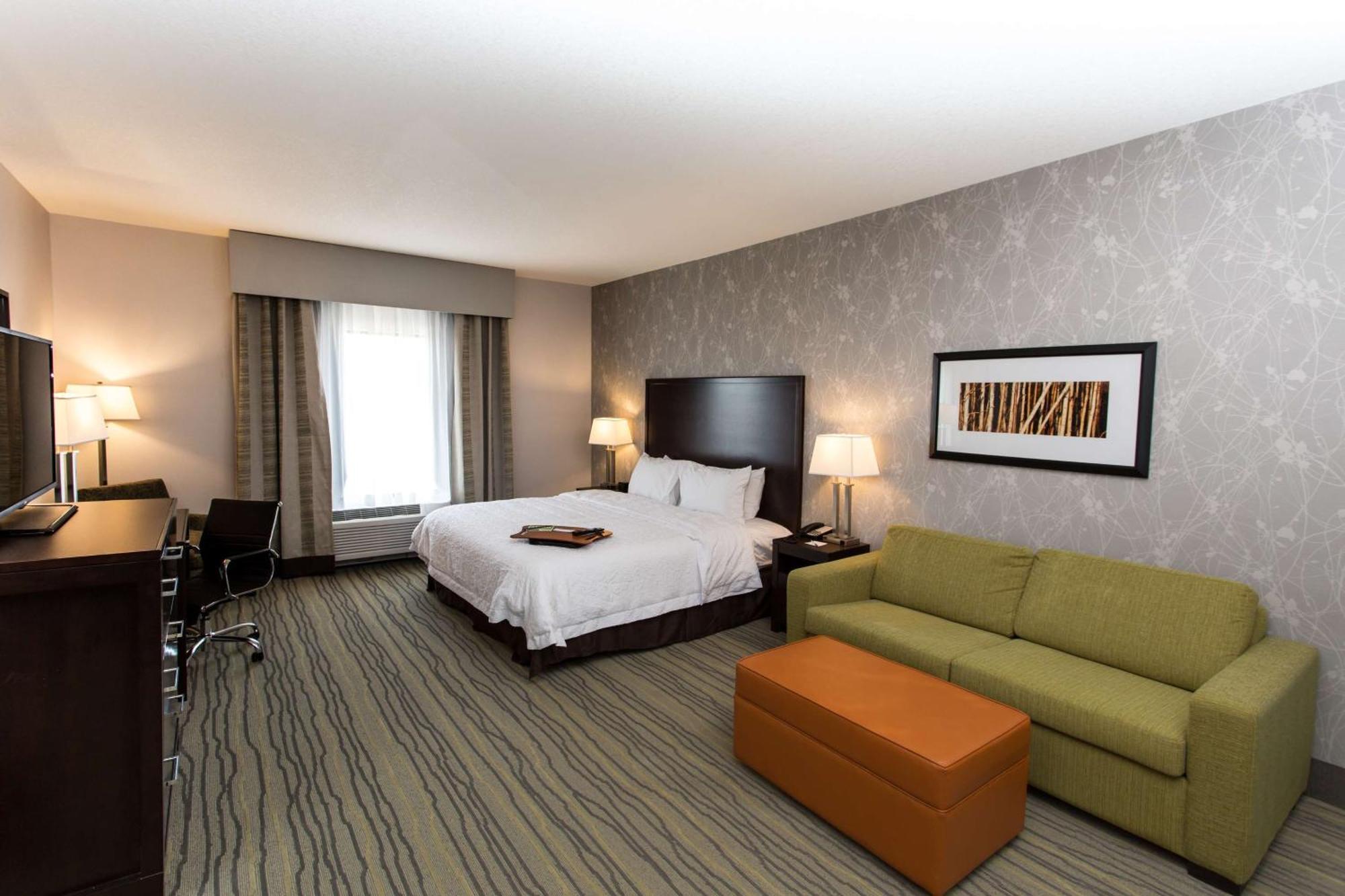 Hampton Inn By Hilton Lloydminster Extérieur photo