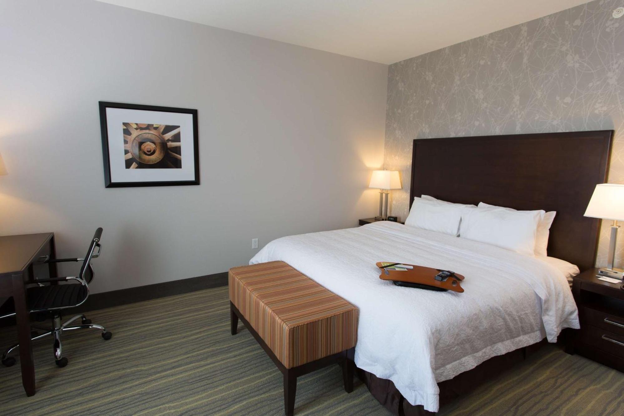 Hampton Inn By Hilton Lloydminster Extérieur photo