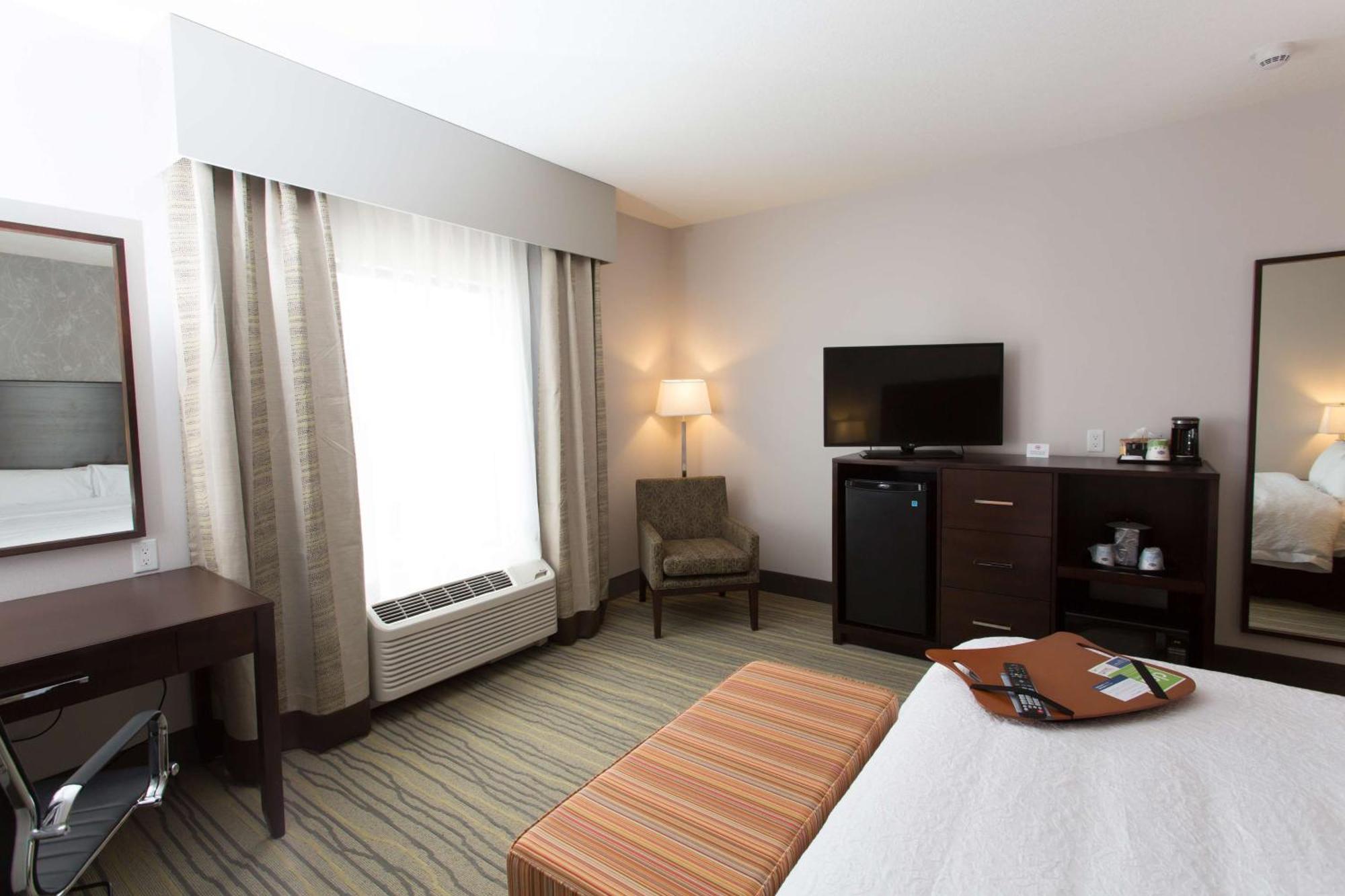 Hampton Inn By Hilton Lloydminster Extérieur photo