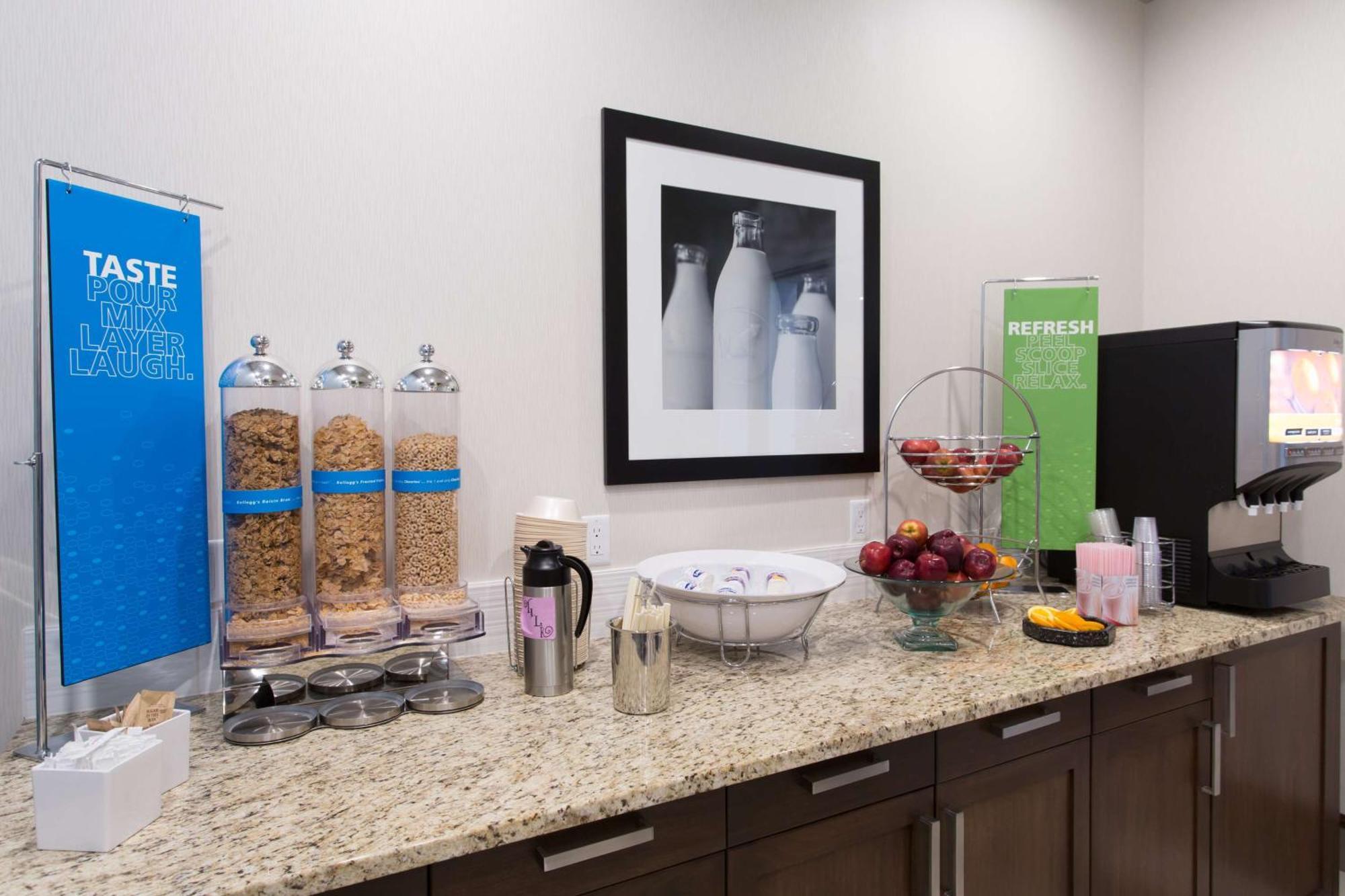 Hampton Inn By Hilton Lloydminster Extérieur photo